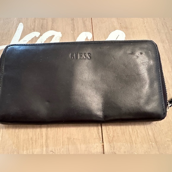 Guess Black Leather Wallet (USED) - Picture 1 of 7